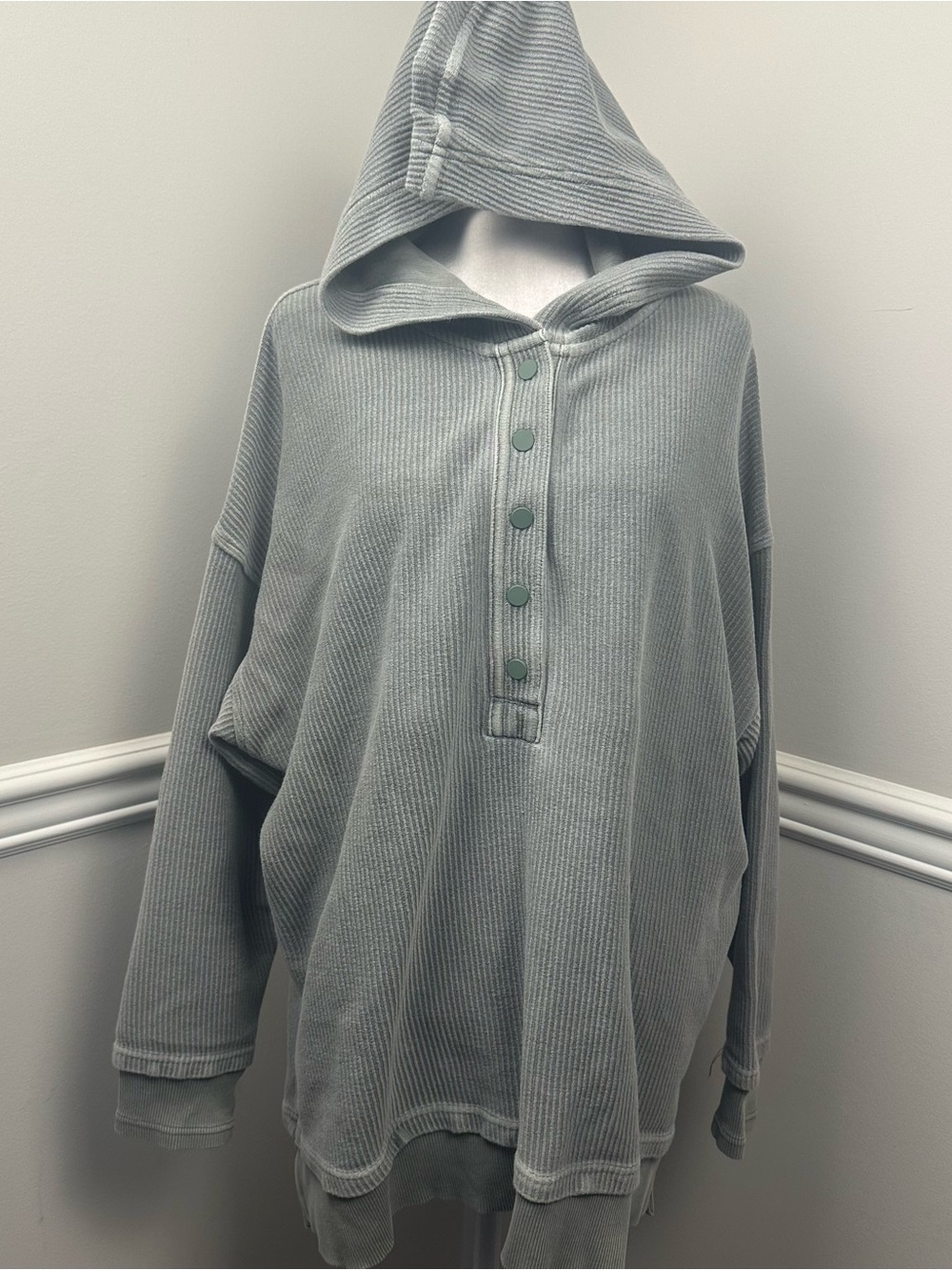 aerie Sage Green Waffle-Knit Hooded Henley Sweatshirt M